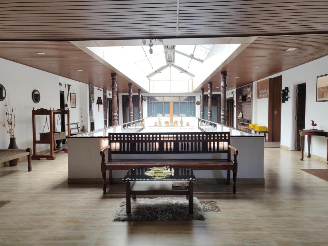 Hotel Mudra Midtown Suites & Rooms Kalasa Luaran gambar