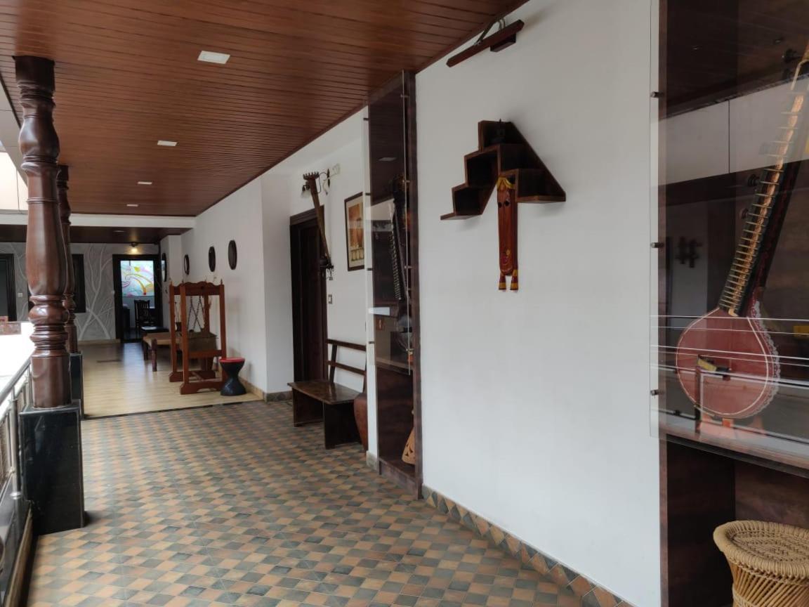 Hotel Mudra Midtown Suites & Rooms Kalasa Luaran gambar