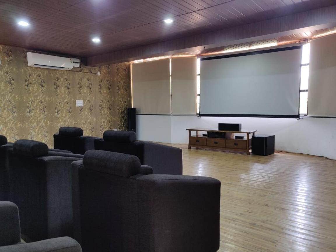Hotel Mudra Midtown Suites & Rooms Kalasa Luaran gambar