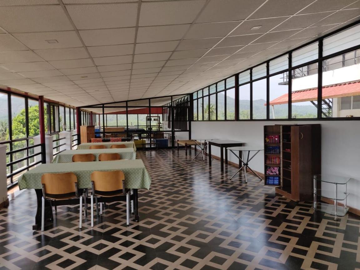 Hotel Mudra Midtown Suites & Rooms Kalasa Luaran gambar