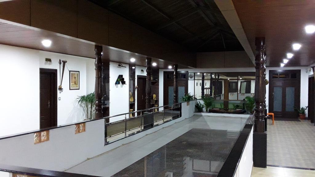 Hotel Mudra Midtown Suites & Rooms Kalasa Luaran gambar