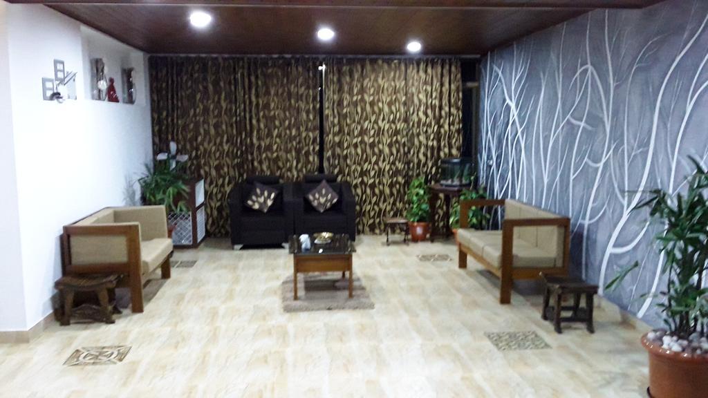 Hotel Mudra Midtown Suites & Rooms Kalasa Luaran gambar
