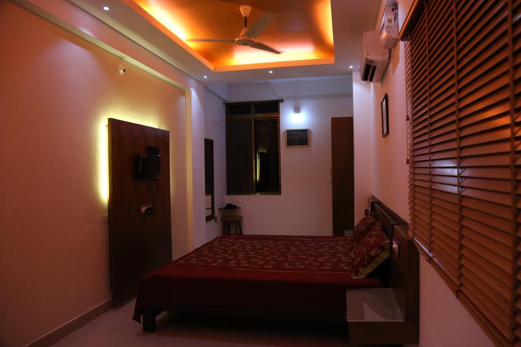 Hotel Mudra Midtown Suites & Rooms Kalasa Luaran gambar