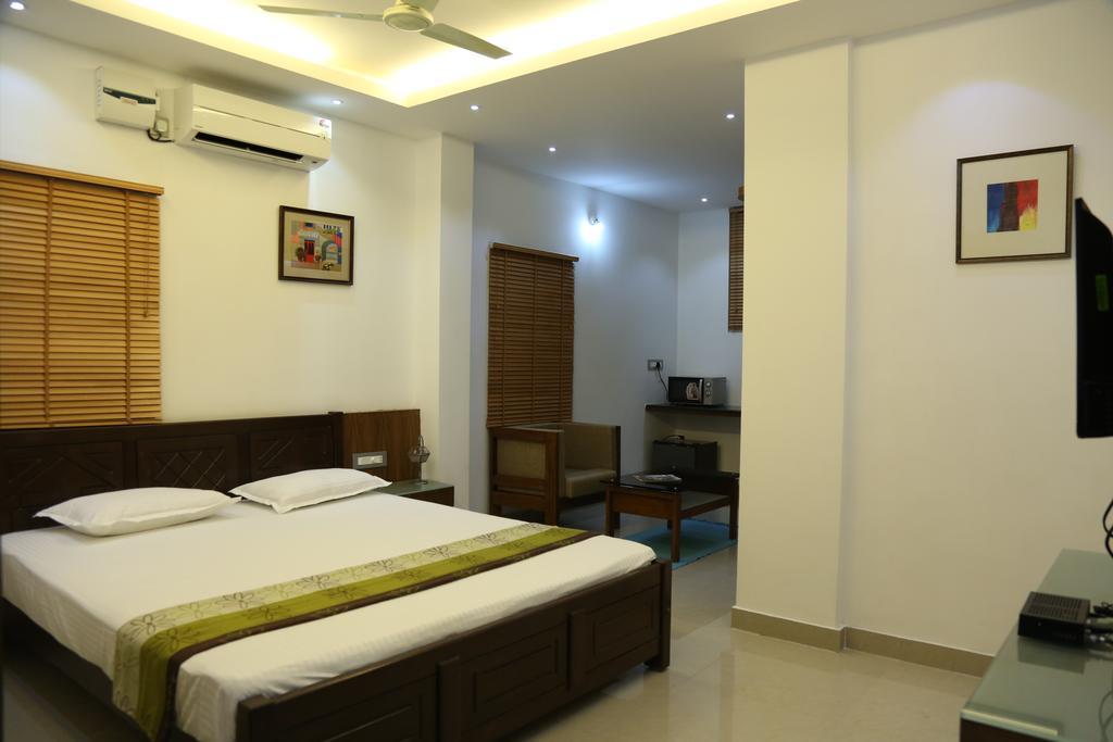 Hotel Mudra Midtown Suites & Rooms Kalasa Luaran gambar