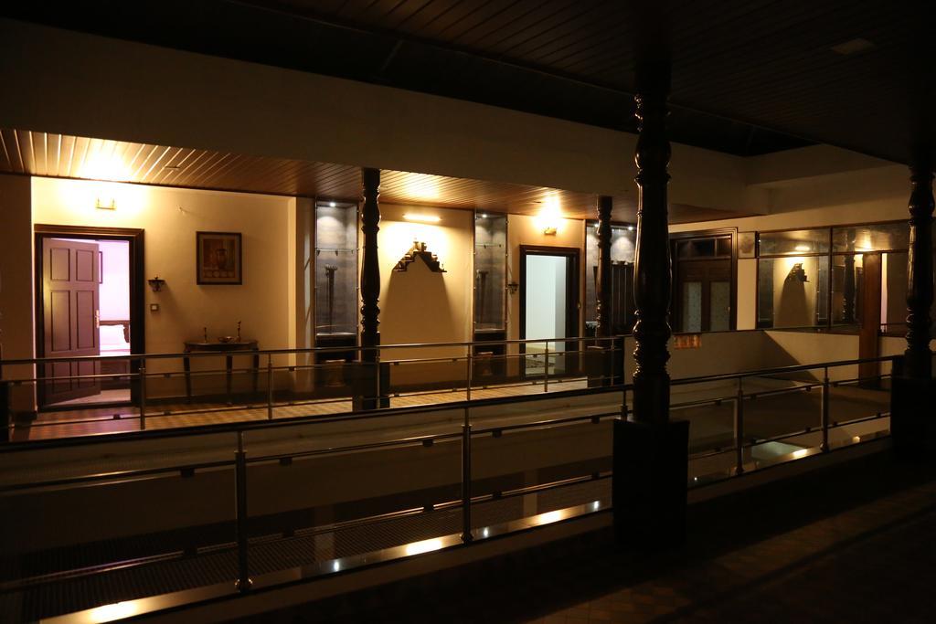 Hotel Mudra Midtown Suites & Rooms Kalasa Luaran gambar